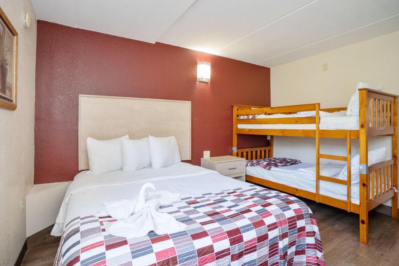 Red Roof Inn & Suites Pigeon Forge Parkway Dış mekan fotoğraf