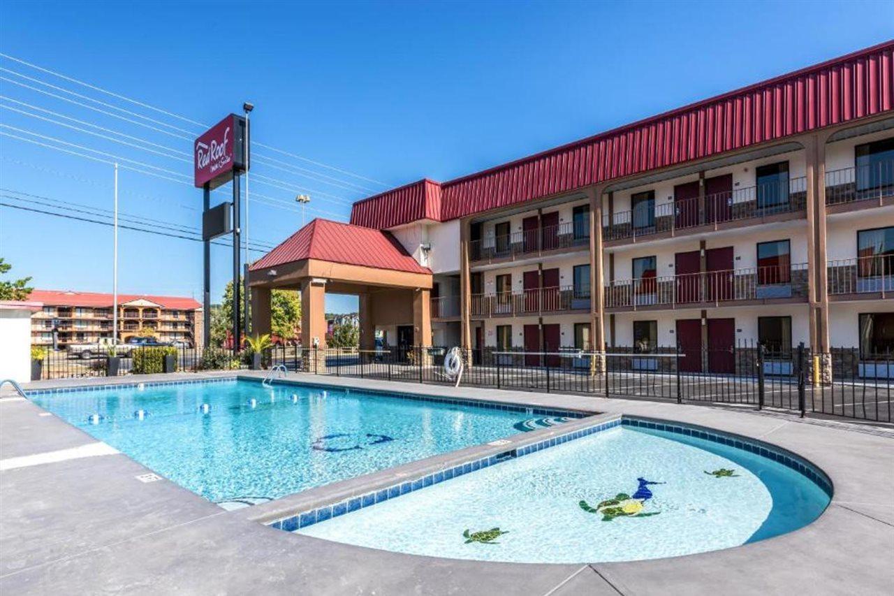 Red Roof Inn & Suites Pigeon Forge Parkway Dış mekan fotoğraf