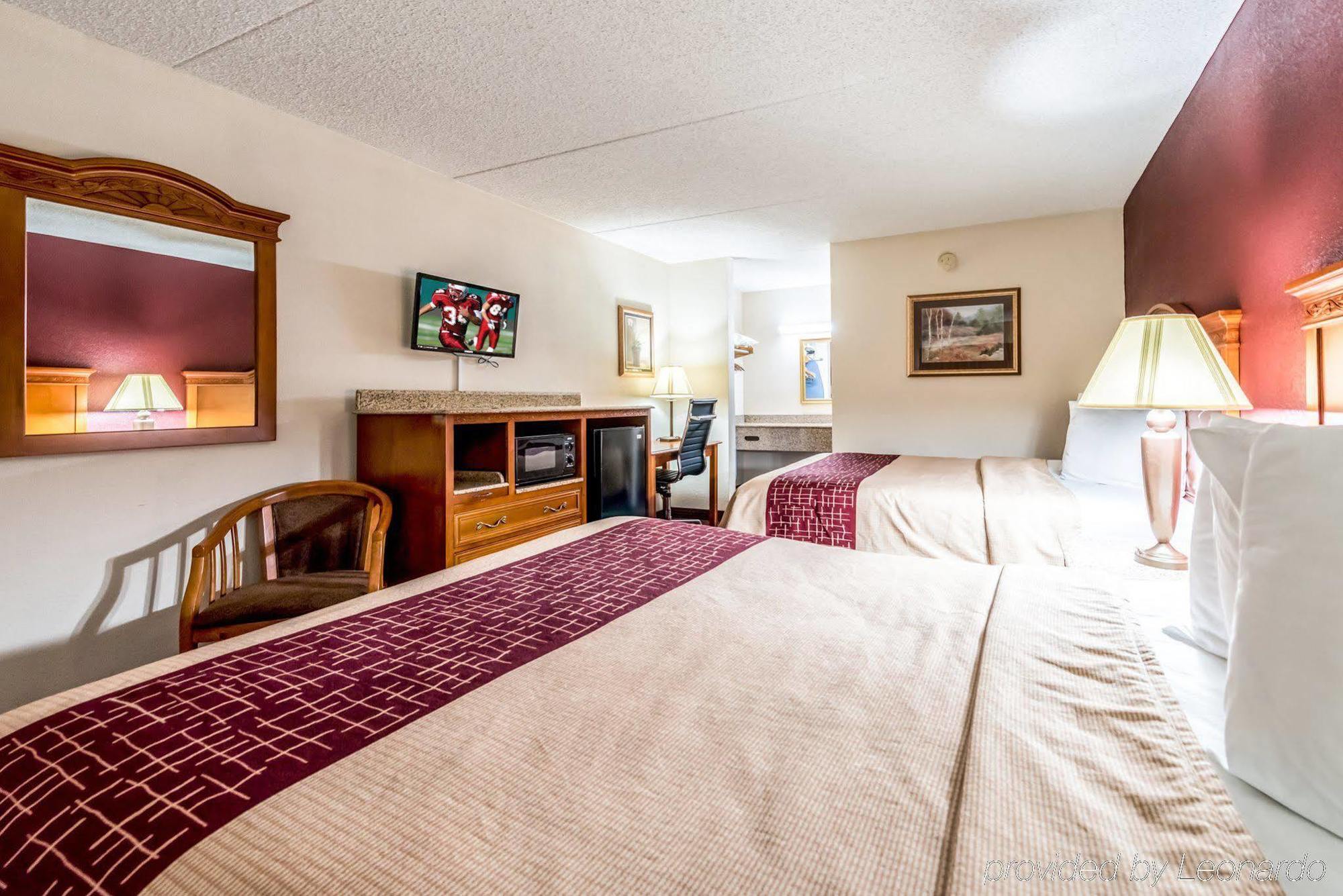 Red Roof Inn & Suites Pigeon Forge Parkway Dış mekan fotoğraf