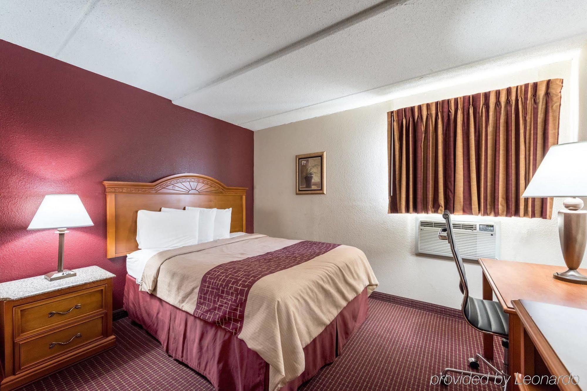 Red Roof Inn & Suites Pigeon Forge Parkway Dış mekan fotoğraf