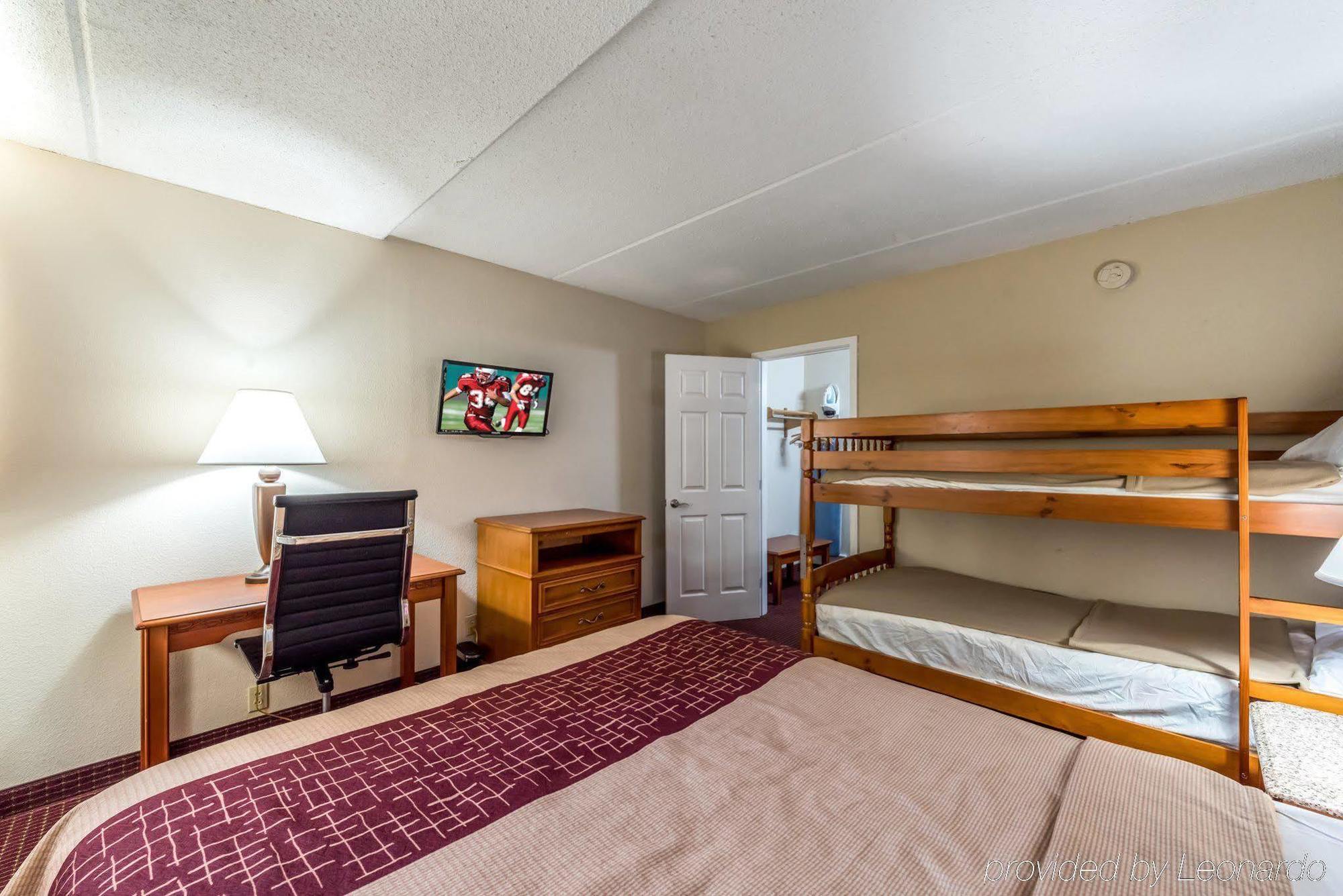 Red Roof Inn & Suites Pigeon Forge Parkway Dış mekan fotoğraf