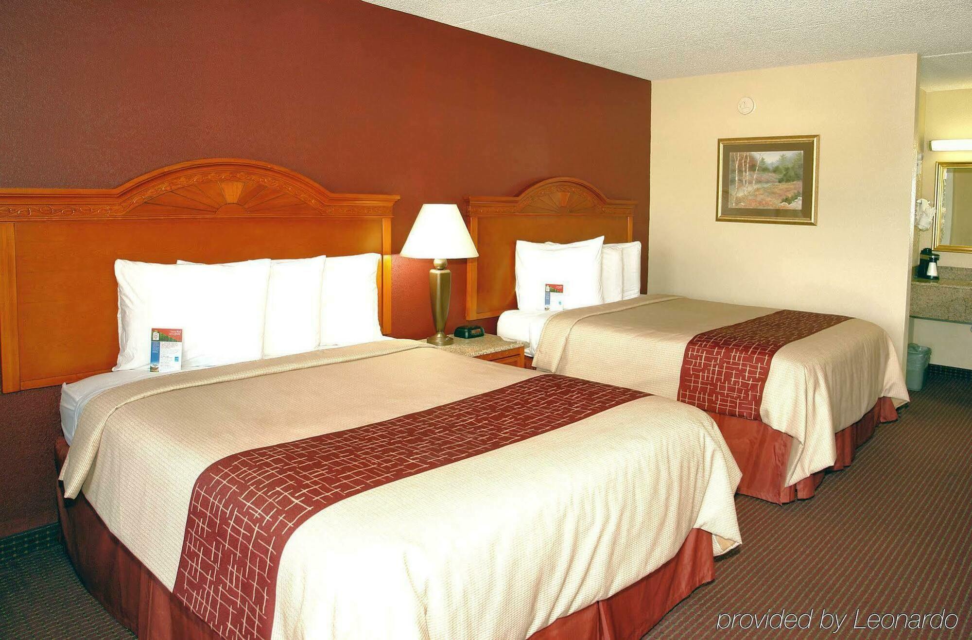 Red Roof Inn & Suites Pigeon Forge Parkway Dış mekan fotoğraf