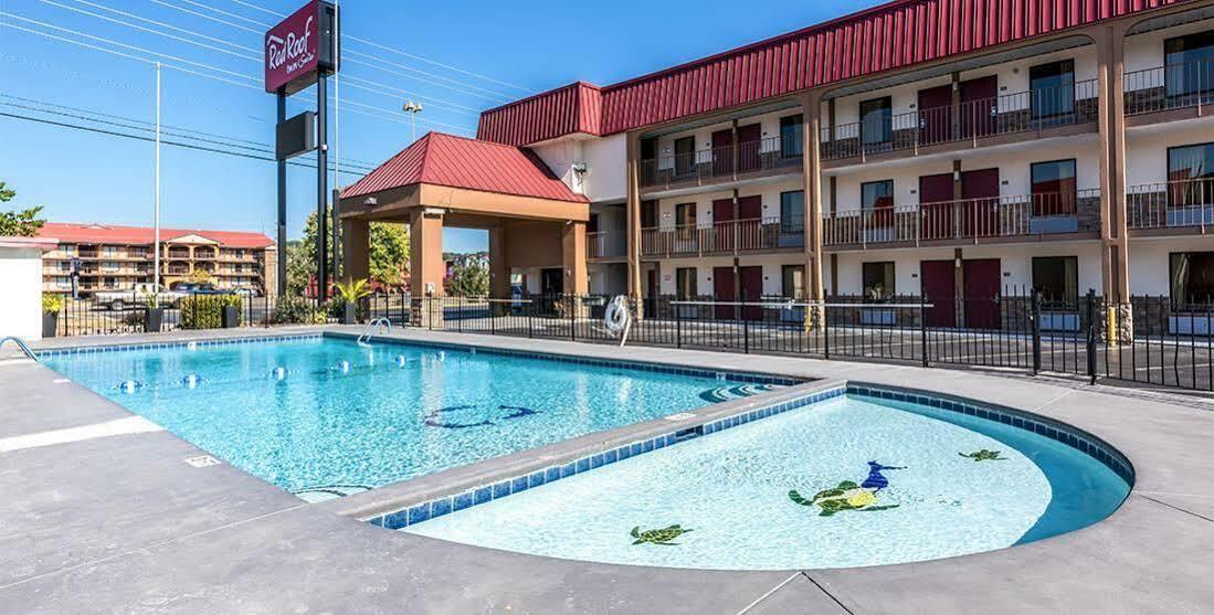 Red Roof Inn & Suites Pigeon Forge Parkway Dış mekan fotoğraf